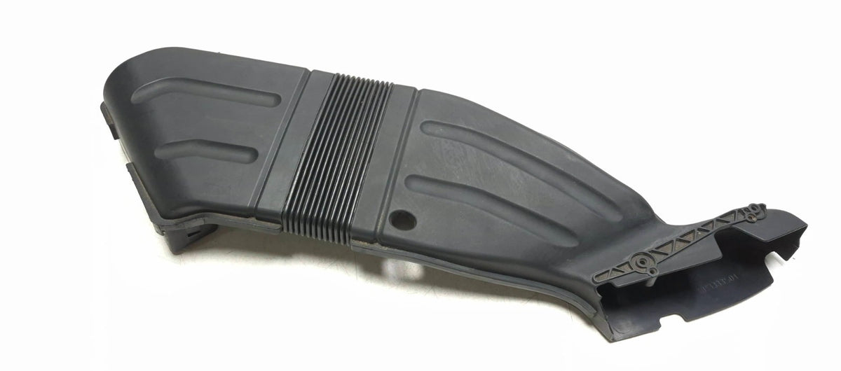 2007 Audi A4 B7 2.0t Air Box Cleaner Duct OEM