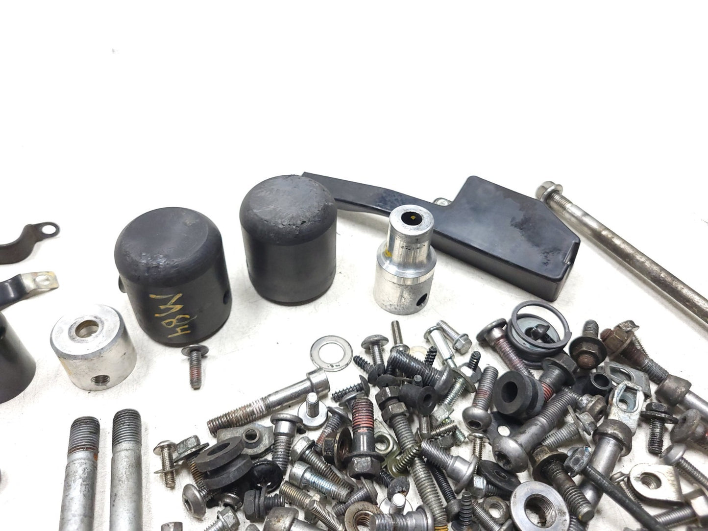 2007 Kawasaki Ninja Zx-6r Zx600  Misc Chassis Bolts And Hardware OEM