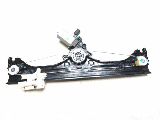 2013 Fiat 500 Turbo Front Right Window Regulator W/ Motor OEM