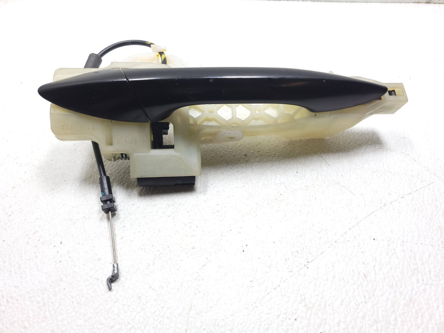 2016 Hyundai Elantra Front Door Exterior Handle Right Passenger Side OEM