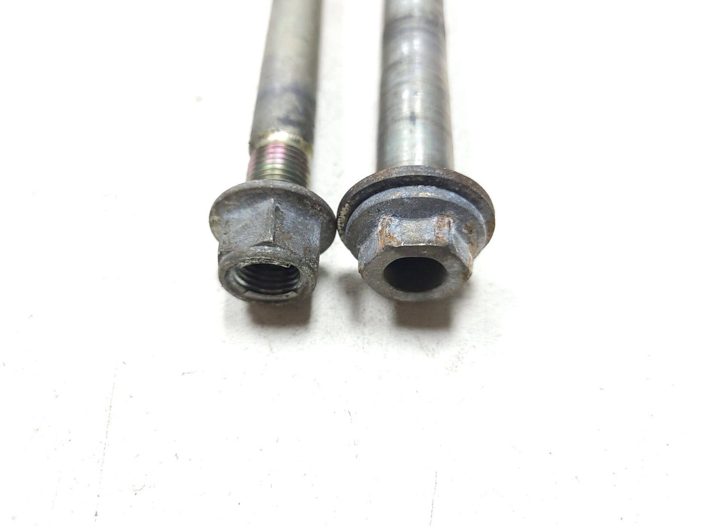 2015 - 2018 Yamaha Yzf-r3 Yzfr3 Rear Axle & Pivot Bolt OEM