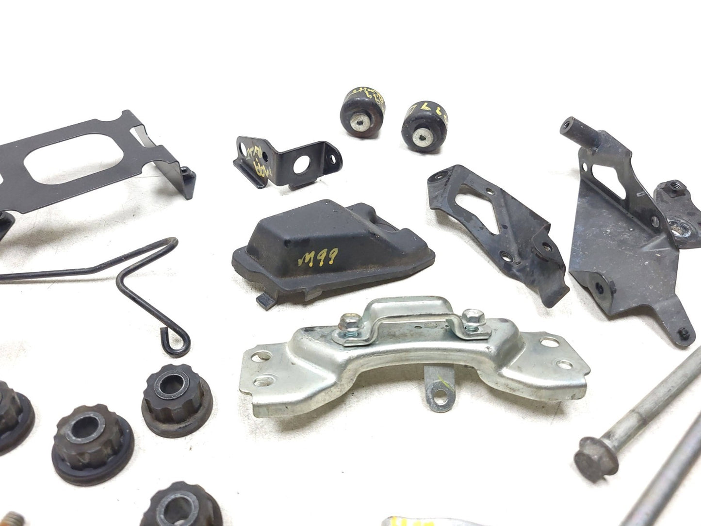 2012 Kawasaki Versys Le650c Misc Bolt & Hardware Bracket Set OEM