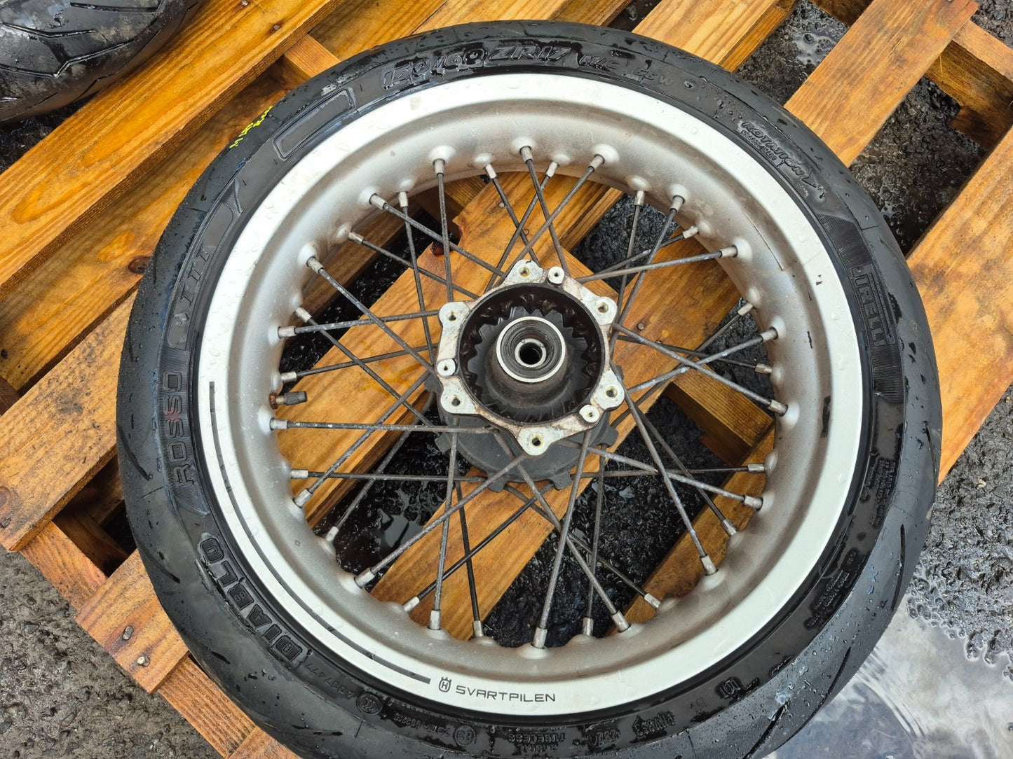 2018 Husqvarna Svartpilen 401 Wheel Rim W/tire Front & Rear Pair OEM