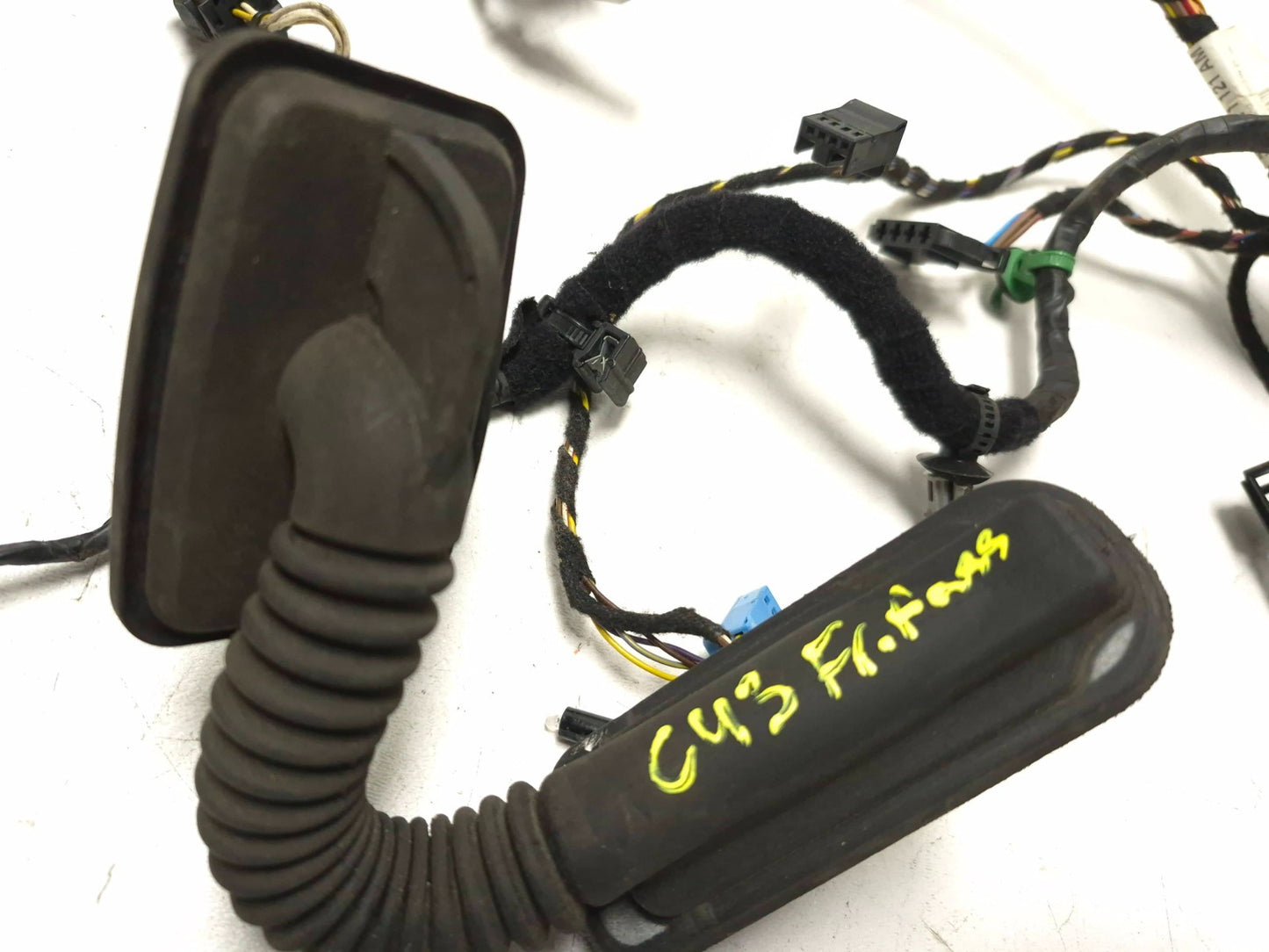 2011 Volkswagen Tiguan Door Wire Wiring Harness Front Passenger Side Right OEM