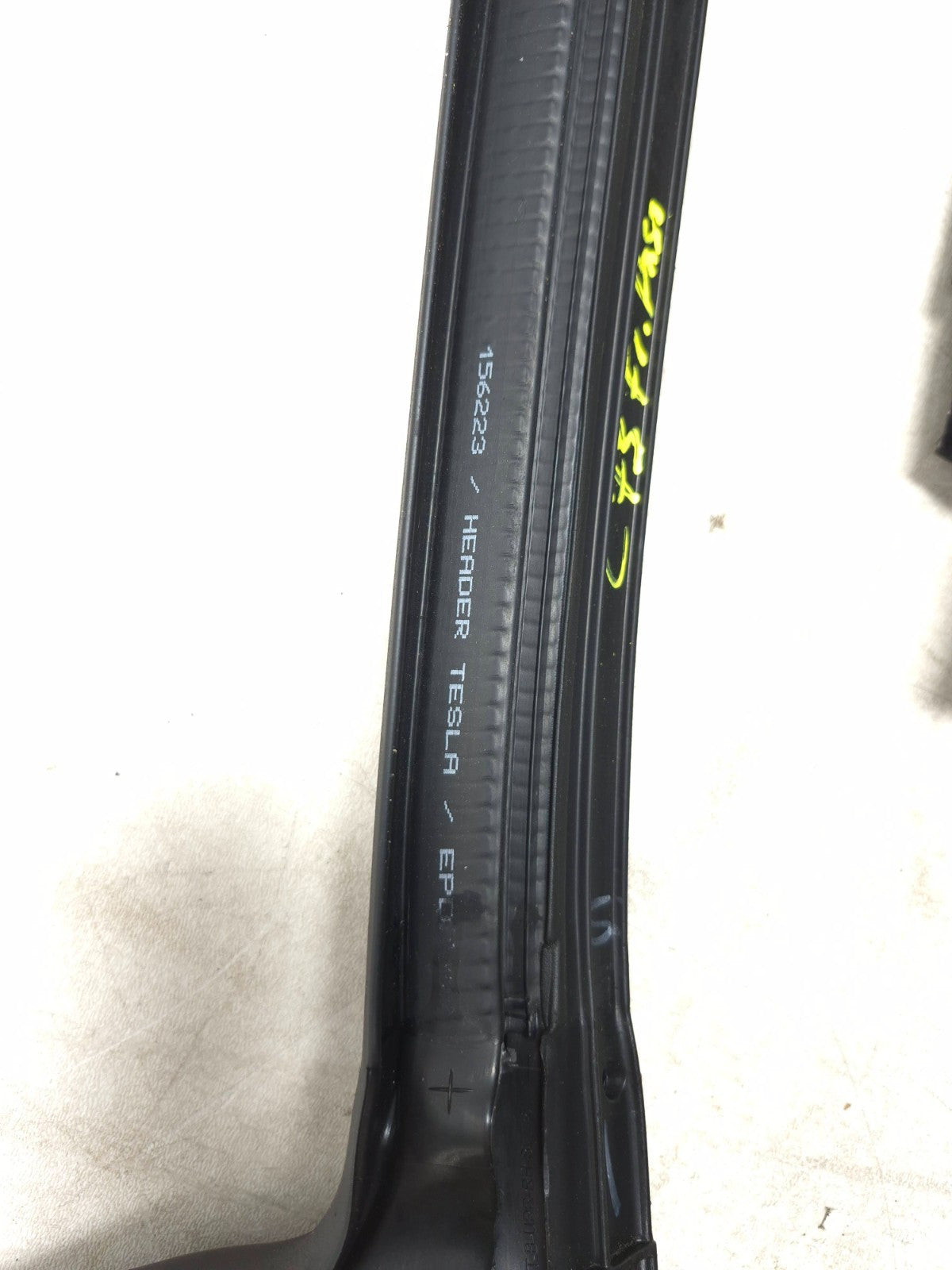 2019 Tesla Model 3 Front Door Weatherstrip Seal Passenger Side Right 2pcs OEM