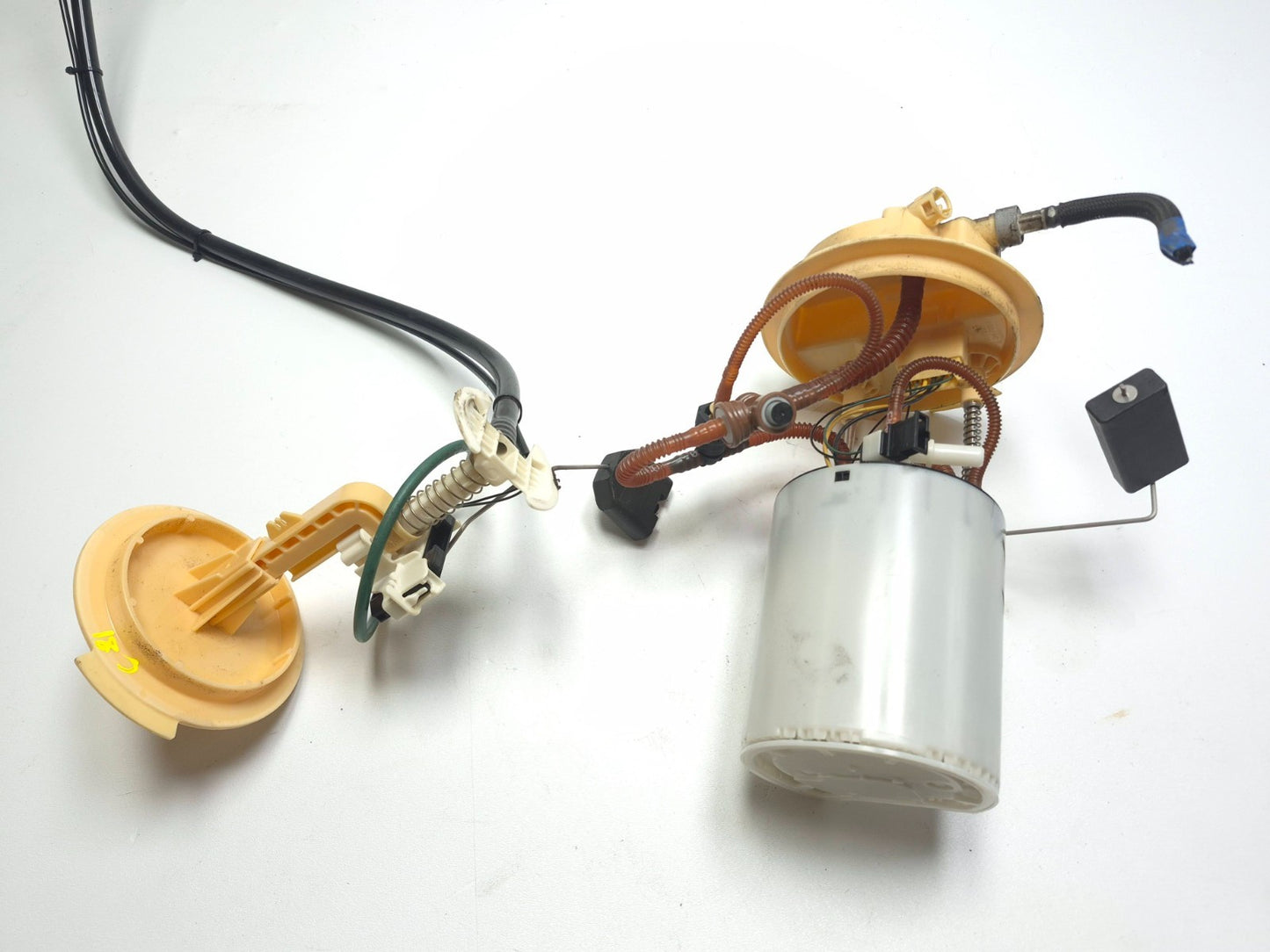 2013 Volvo S60 Fuel Pump W/ Sender OEM