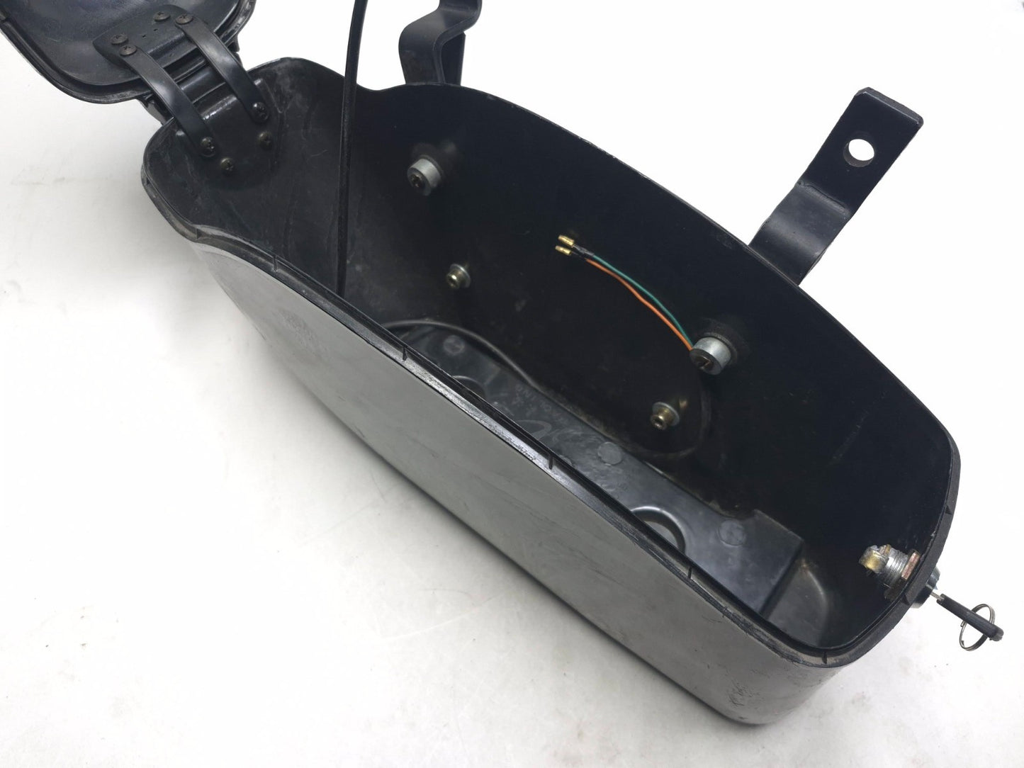 2004 Kawasaki Vulcan 2000 Left Saddlebag Luggage Case OEM