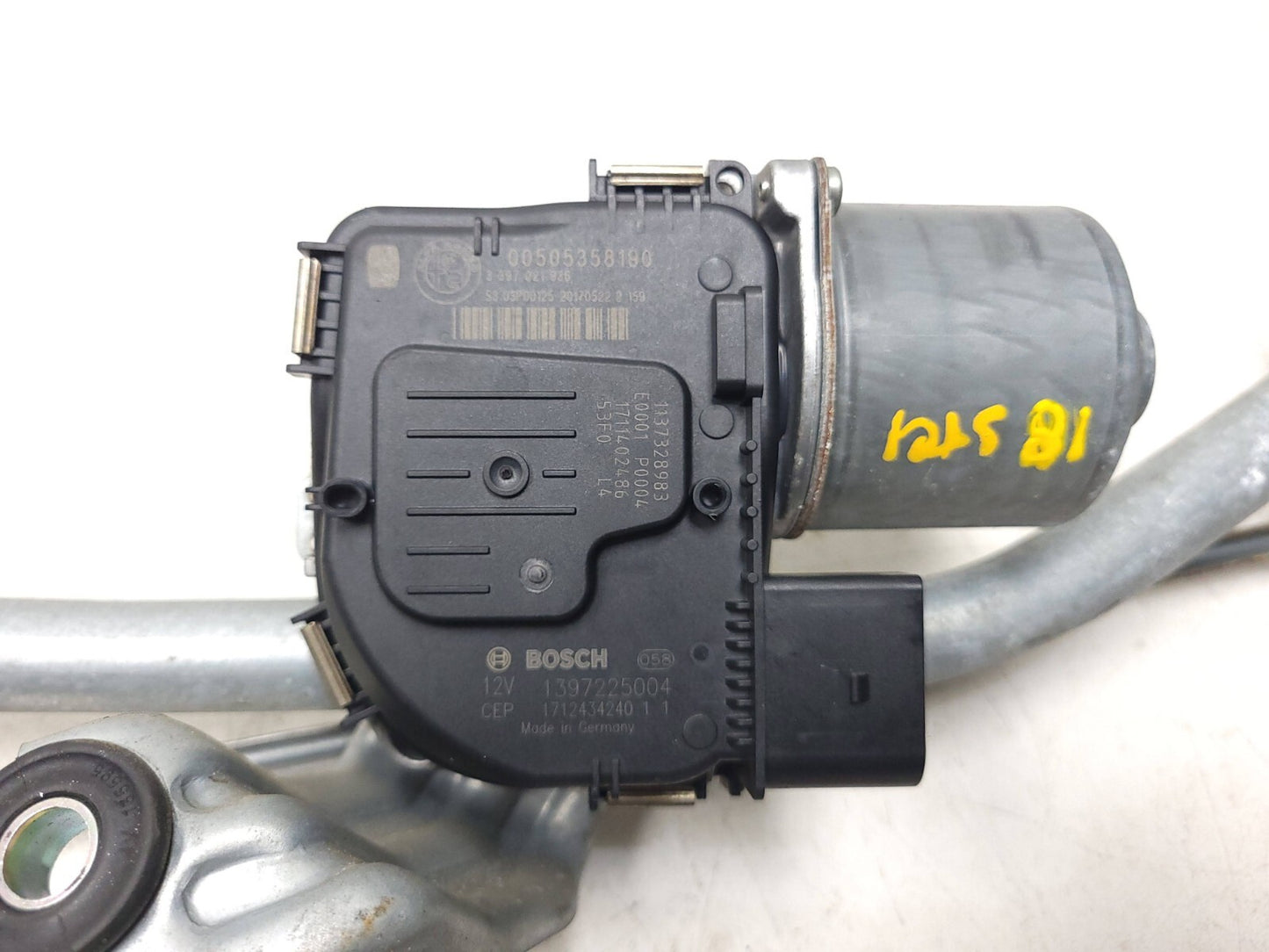 2018 Alfa Romeo Stelvio Windshield Wiper Motor W/ Linkage OEM