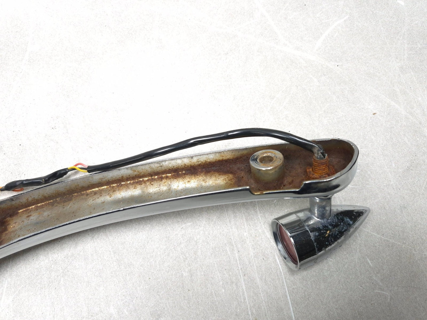 1999 Yamaha V Star Xvs650 Rear Fender Stay Grab Right W/ Turn Signal Assy OEM