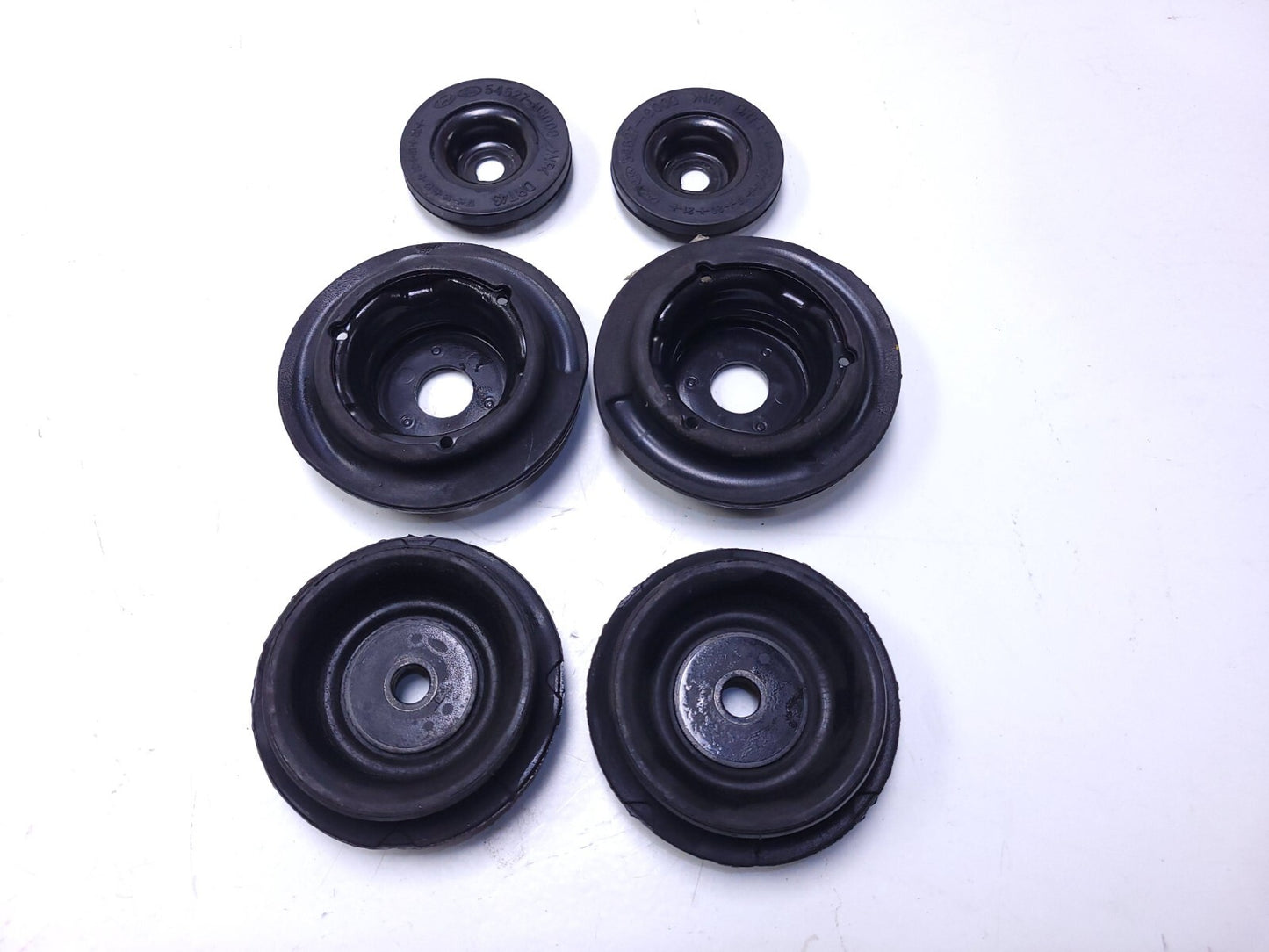 2020 Hyundai Venue Front Coil Spring 2pcs W/ Insulator & Strut Mount OEM