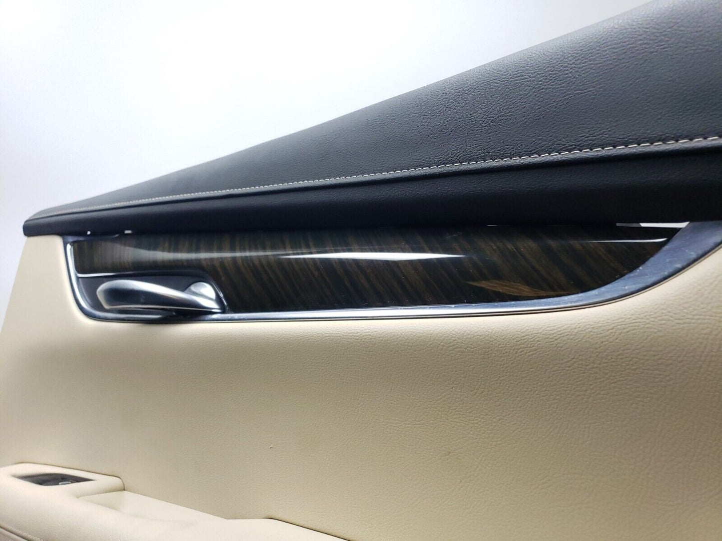17 18 19 20 Cadillac Xt5 Rear Door Panel Passenger Side Right Trim OEM 34k