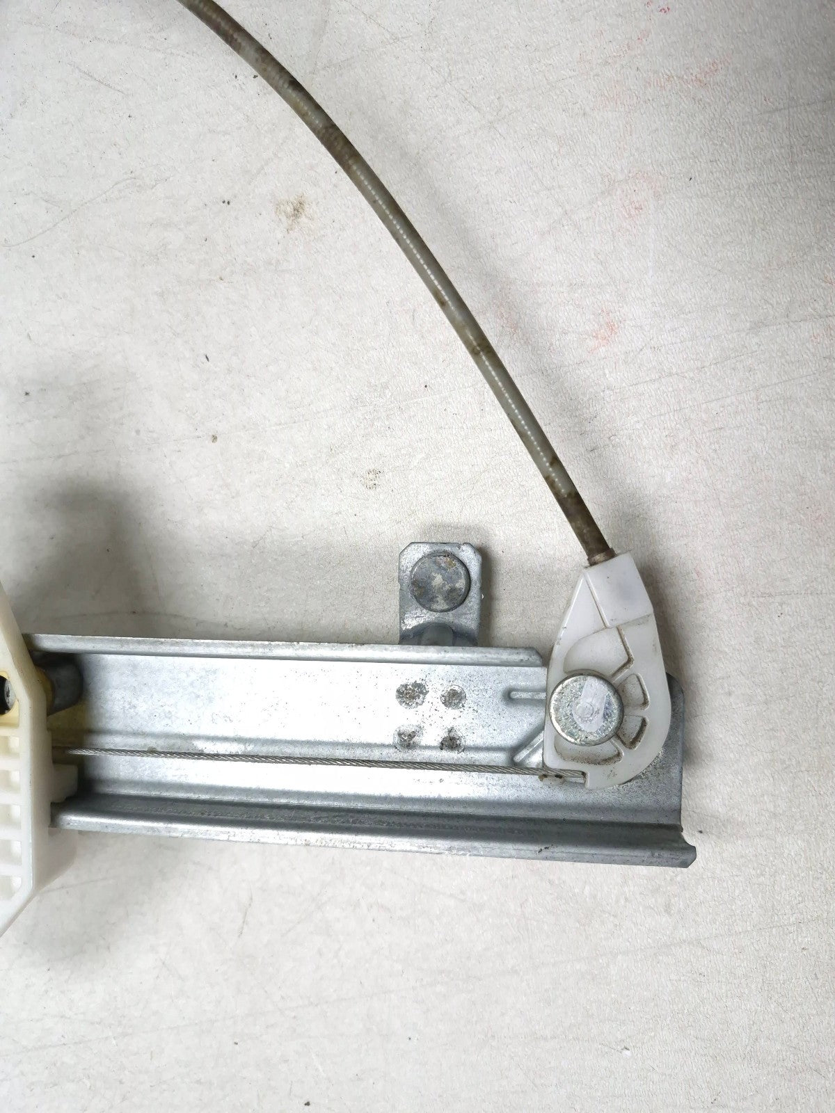 2014 Hyundai Accent Rear Right Window Regulator & Motor OEM