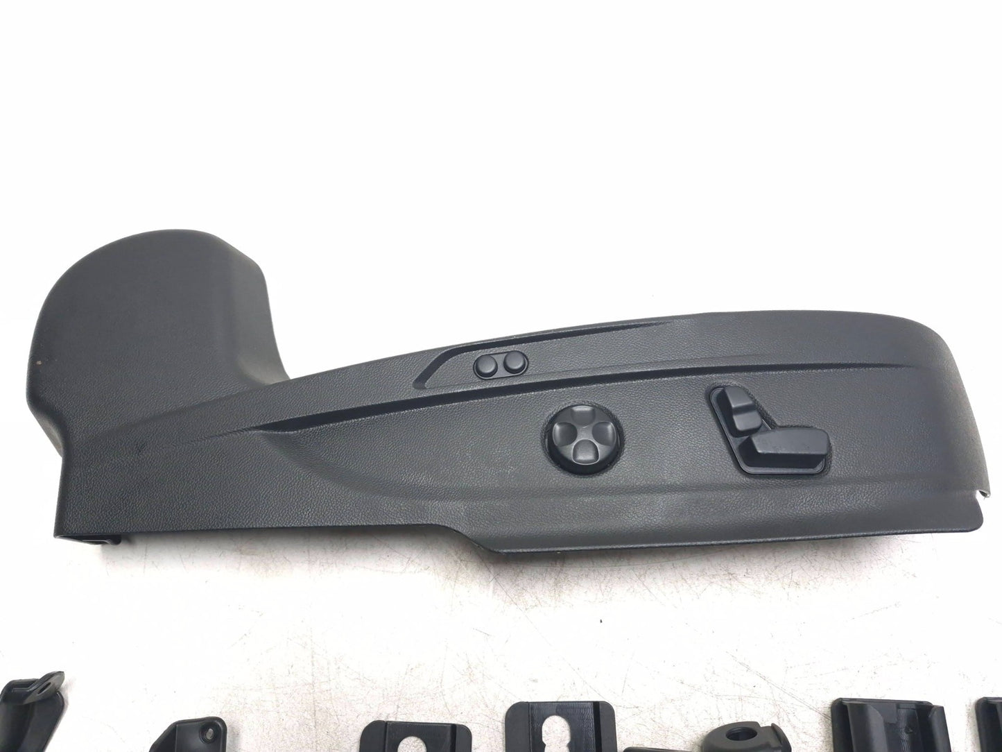 2024 Alfa Romeo Stelvio Seat Side Trim Front Passenger Side Right Roem