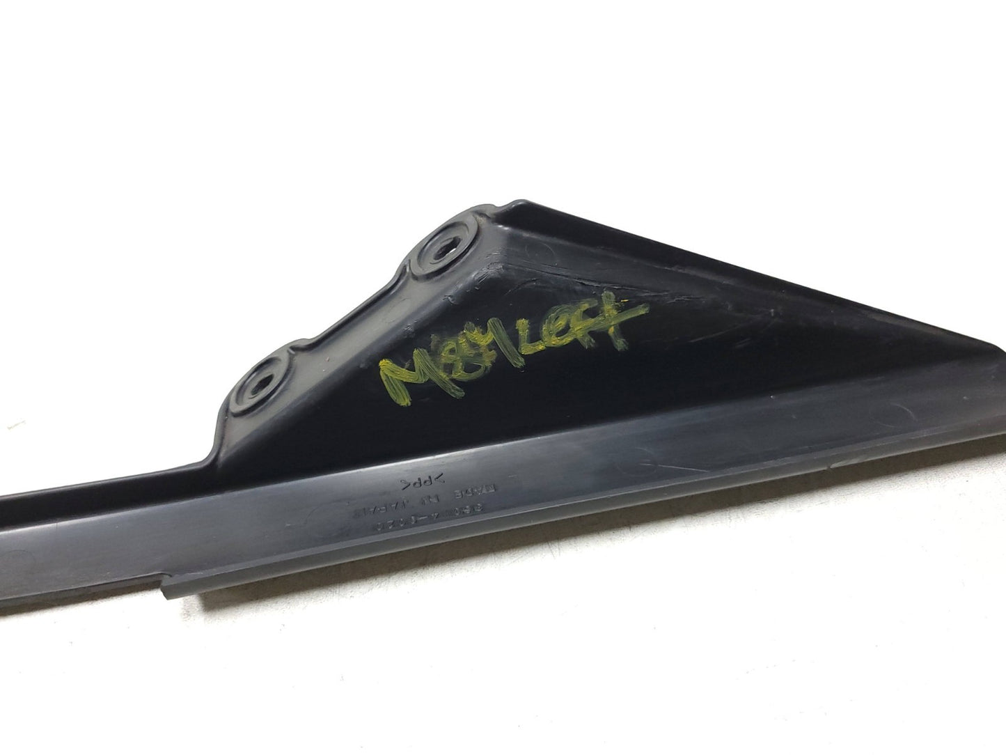 2007 Kawasaki Ninja Zx-6r Zx600 Rear Chain Guard Cover  OEM