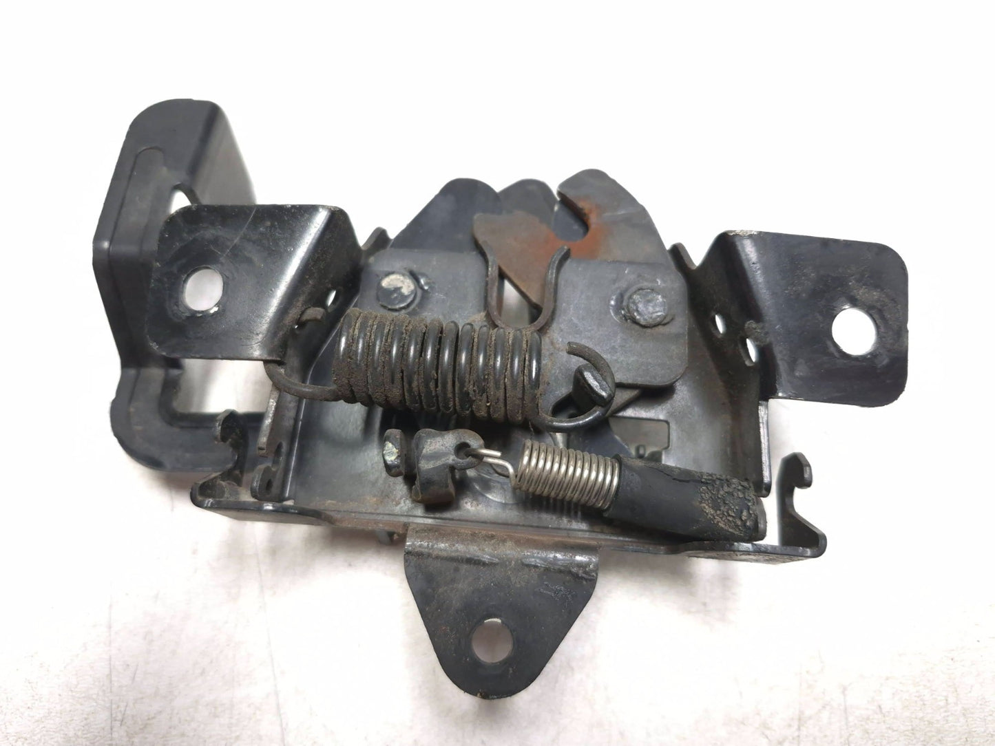 2013 Hyundai Genesis Coupe Hood Latch 811302m500 OEM