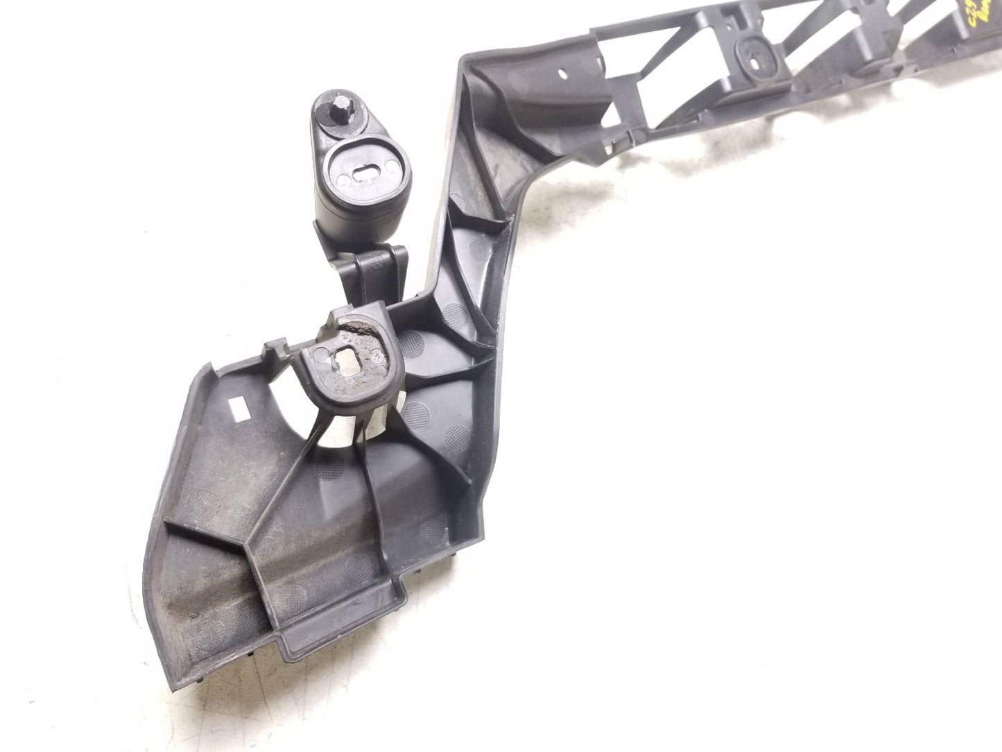 2017 Jaguar Xe Rear Bumper Center Support Mount Bracket OEM