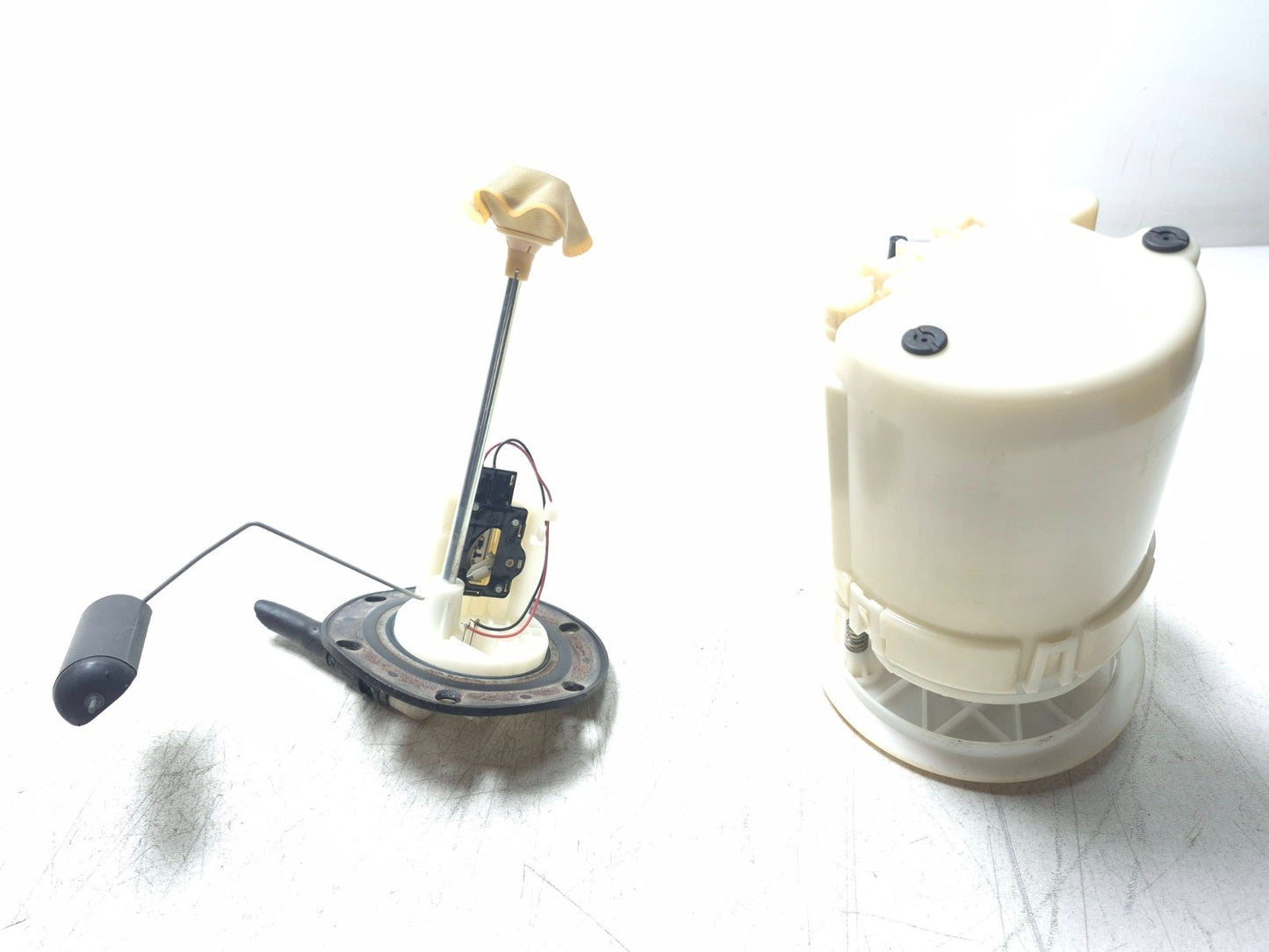 2010 Subaru Impreza Fuel Pump Assembly OEM