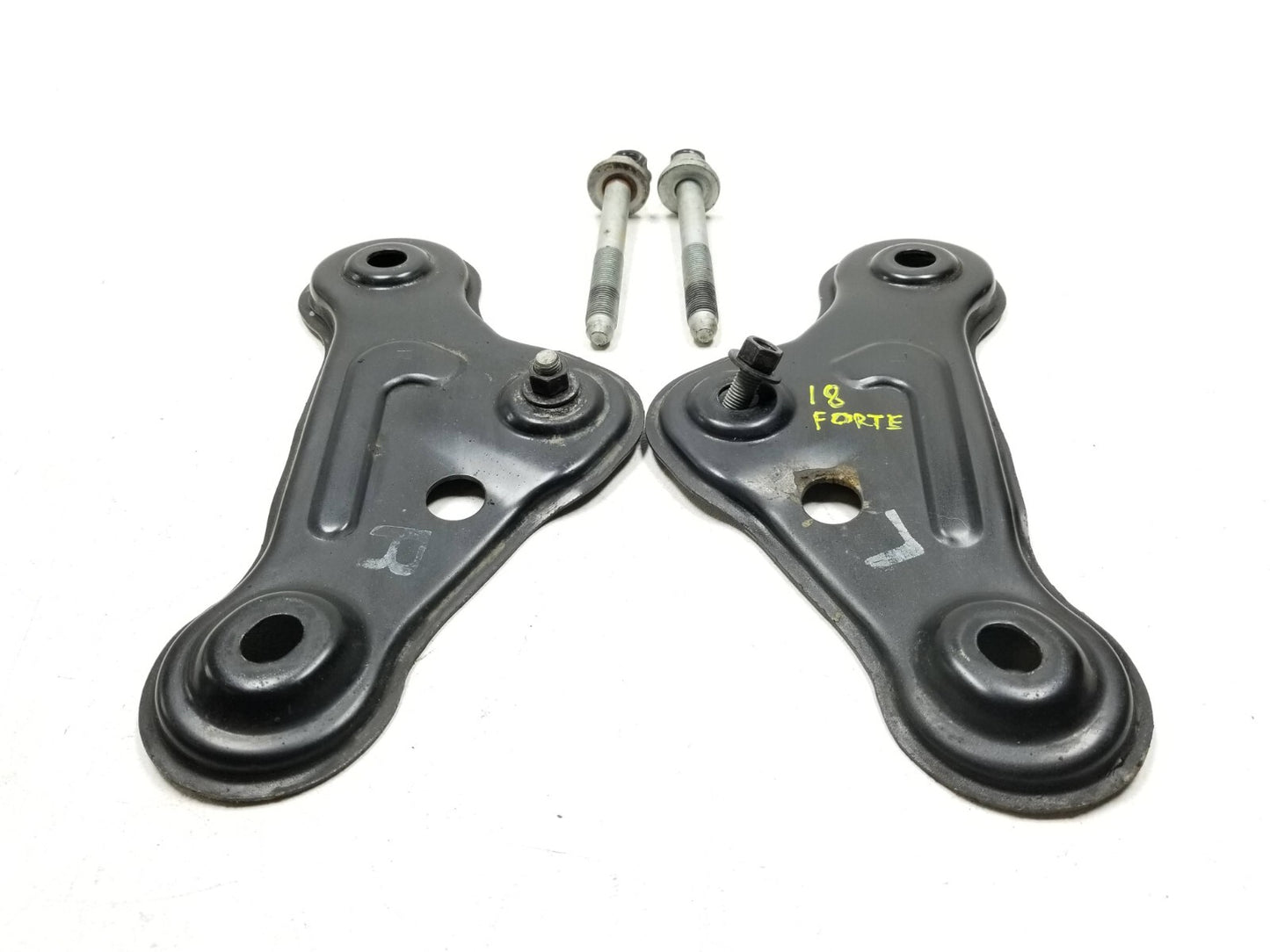 2018 Kia Forte Front Crossmember Subframe Stay Bracket Pair OEM 49k Miles