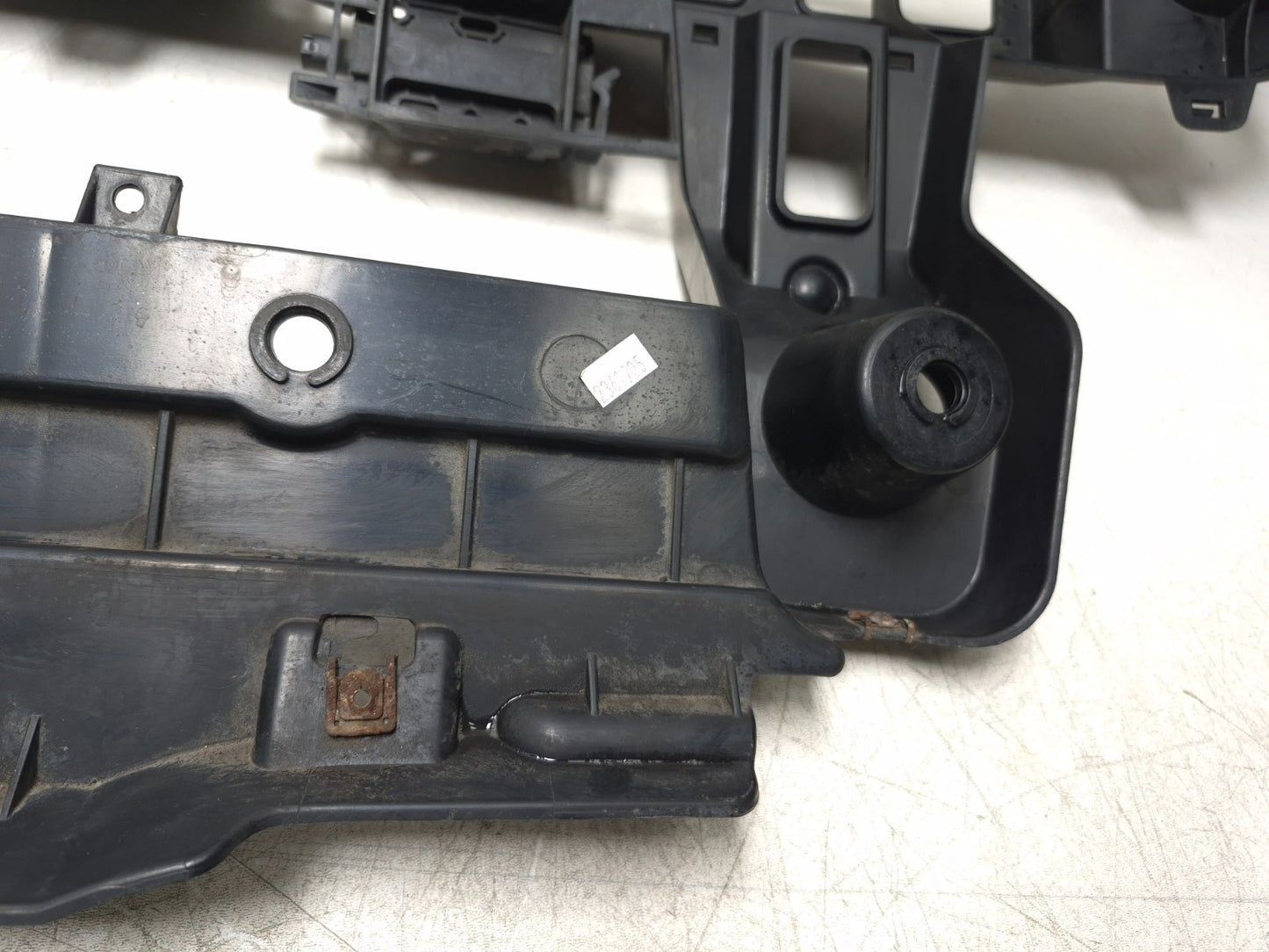 2008 BMW X6 E71 Rear Bumper Center Guide Bracket Support OEM