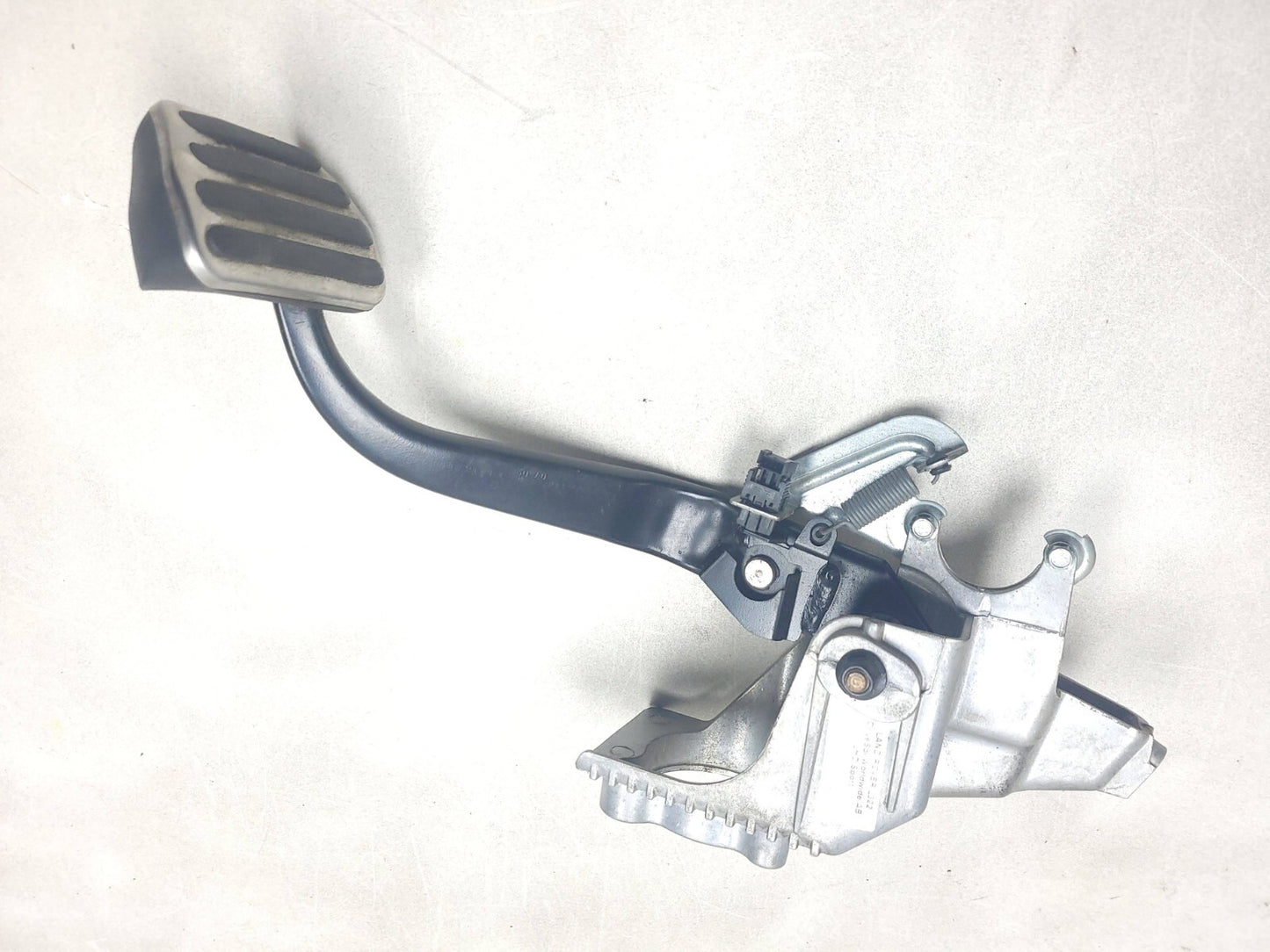 2007 Range Rover Brake Stop Pedal OEM