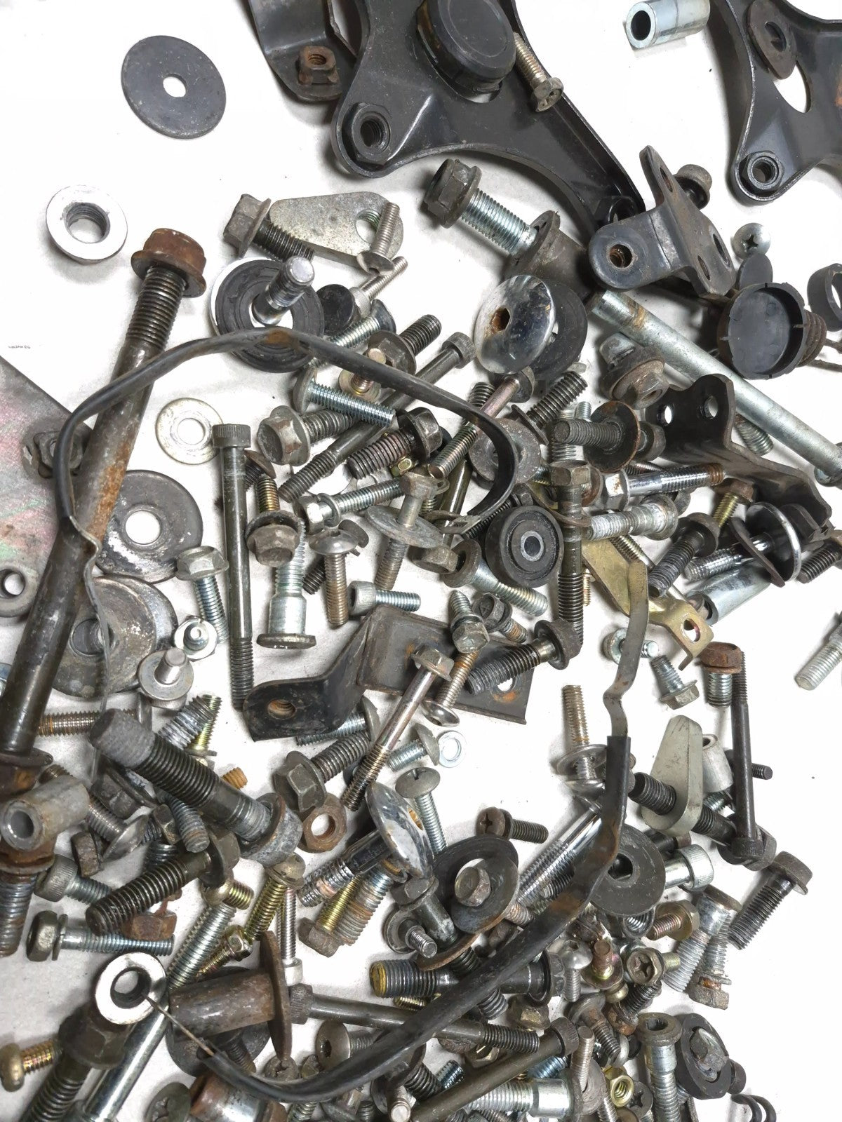 1993 Suzuki Gsx 600 Fp Katana Misc Bolts & Hardware Bracket OEM