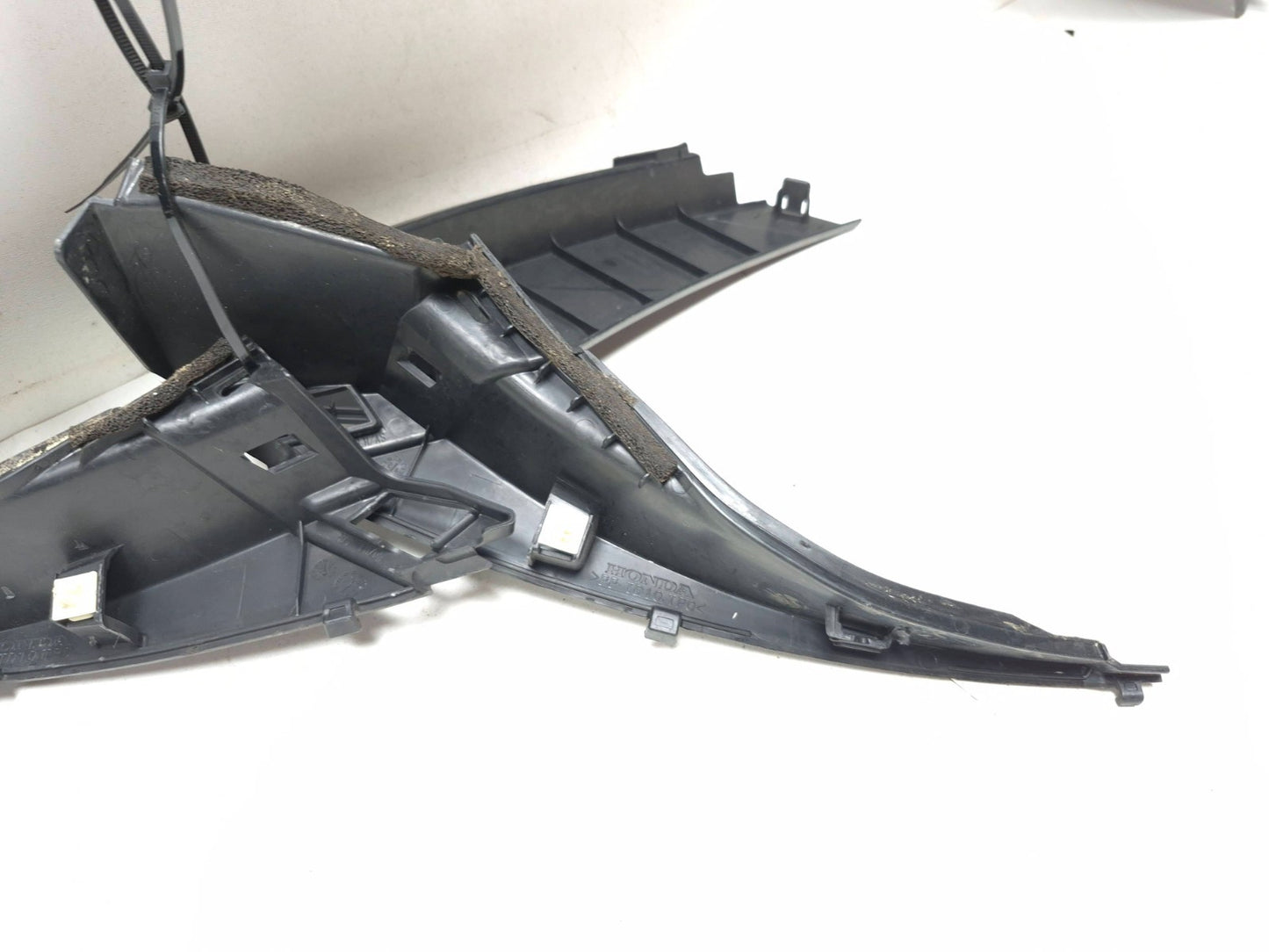 2012 Honda Cr-z Front Windshield Wiper Cowl Trim Cover OEM