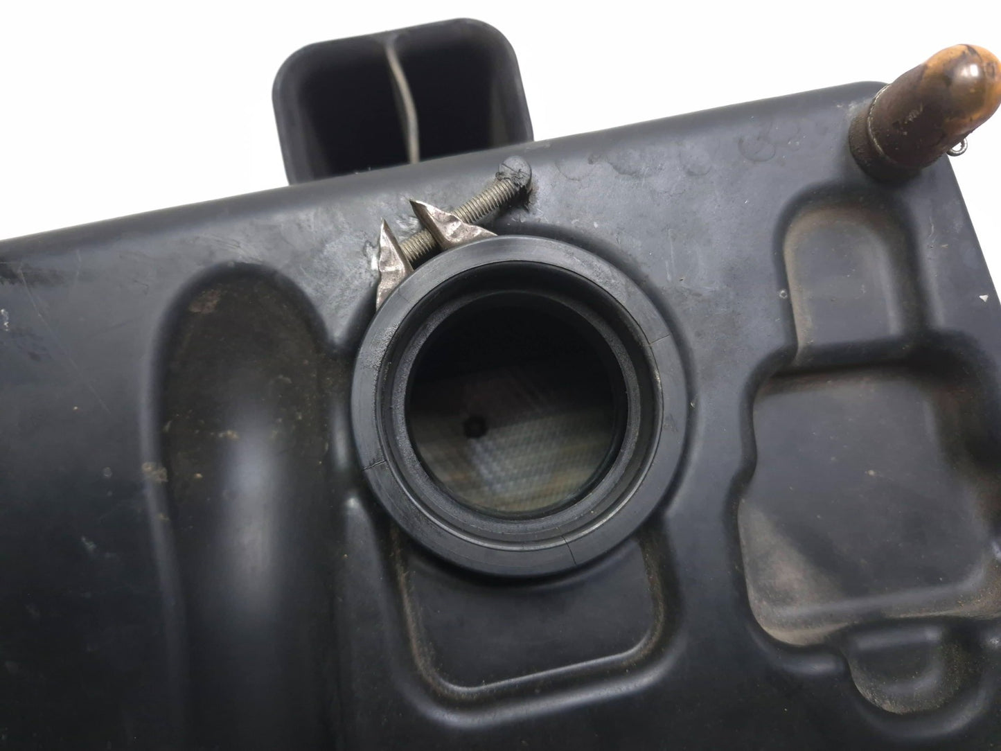 2003 Suzuki Sv650 Air Box Cleaner Filter Housing OEM