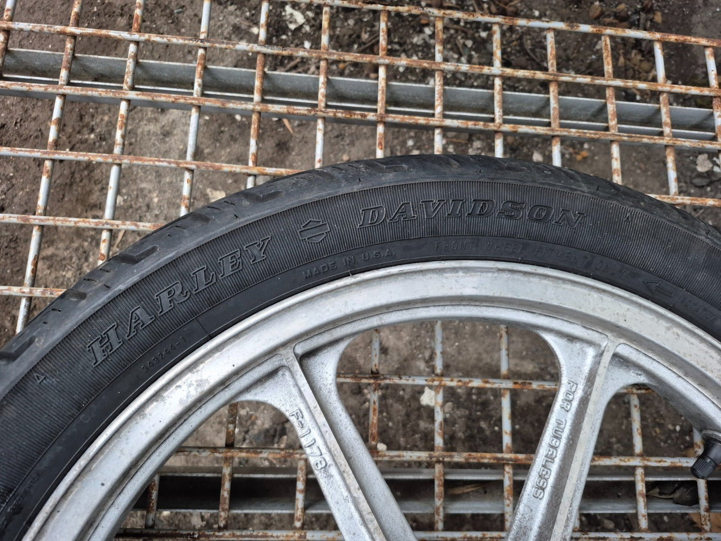 1990 Kawasaki Vn750 Vulcan Rear & Front Wheel W/ Tire Pair R 15 R 19 OEM