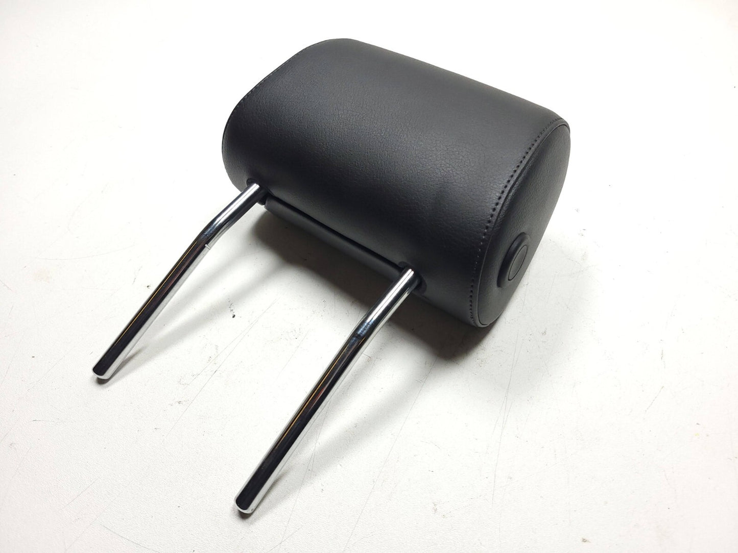 2015 Audi Q7 Front Seat Headrest Passenger Side Right OEM