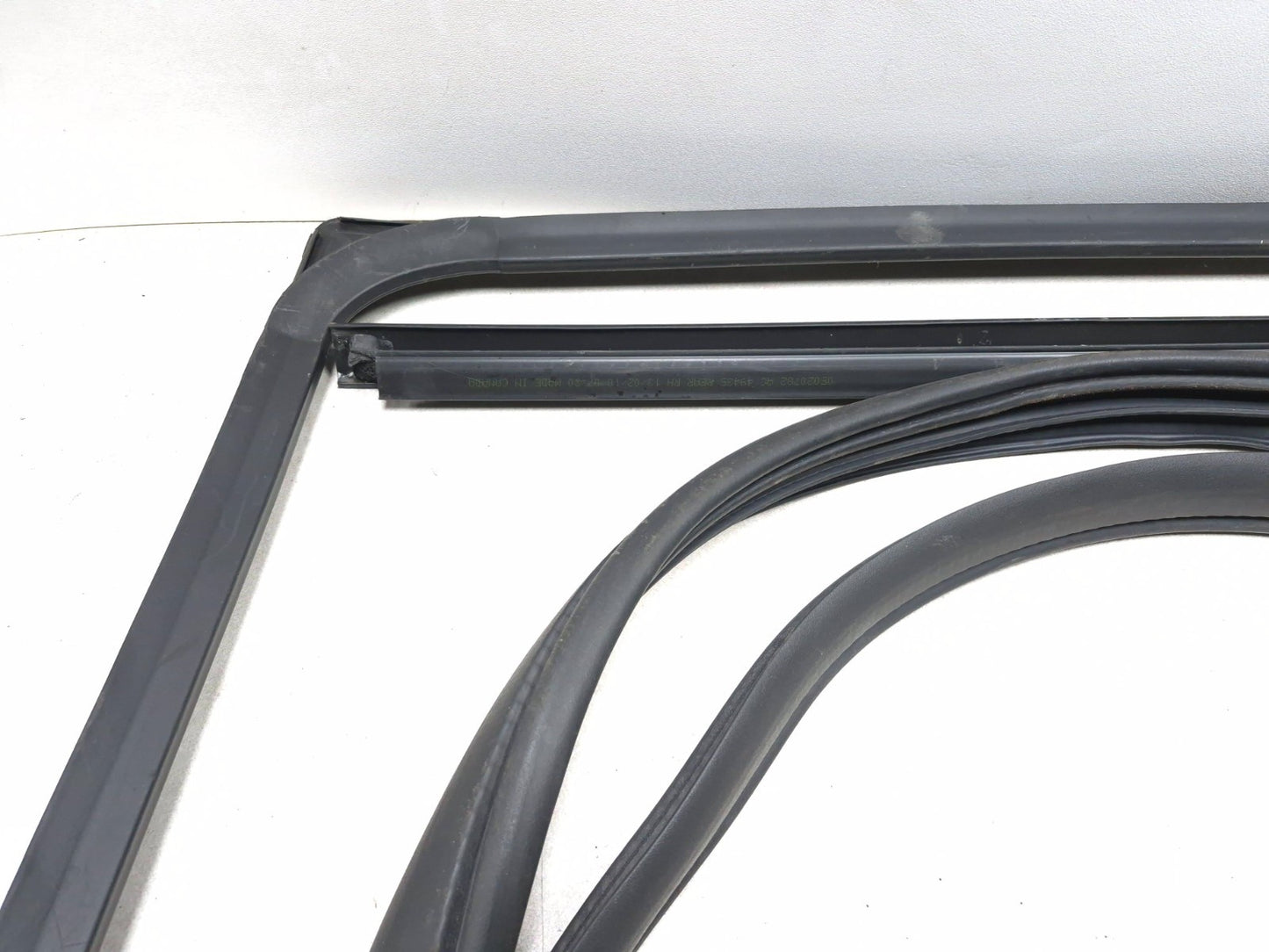 2013 Dodge Grand Caravan Rear Door Weatherstrip Seal Right Passenger Side Oem✅