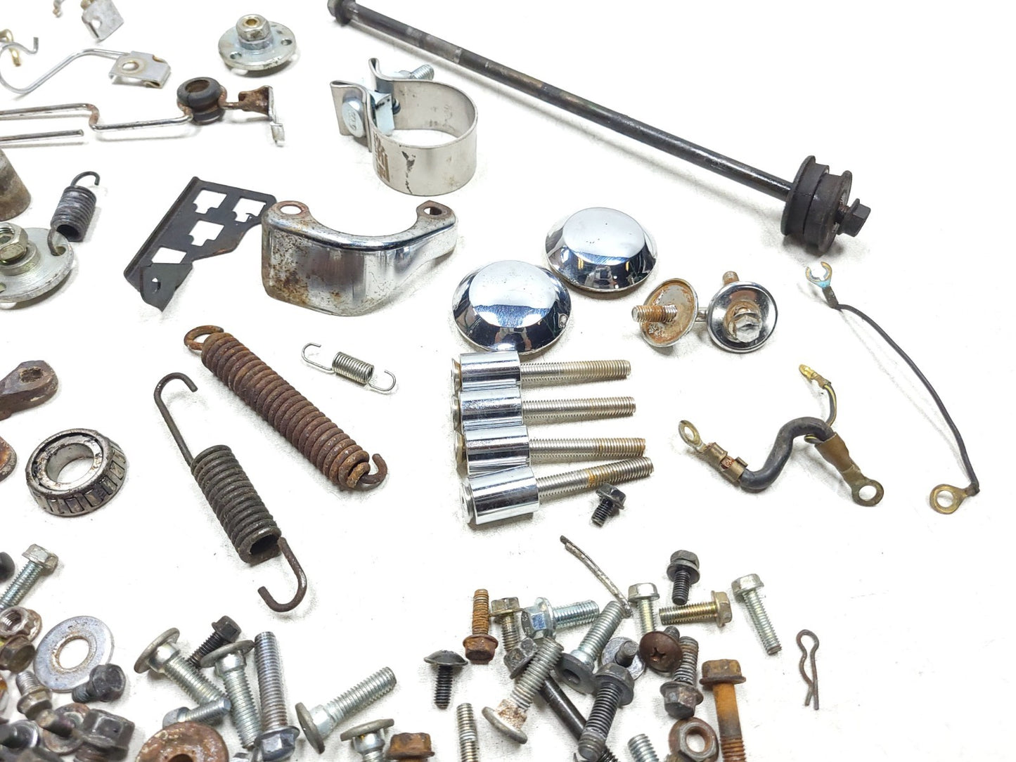 1986 Kawasaki Vulcan 750 Vn750 Misc Chassis Bolts And Hardware OEM