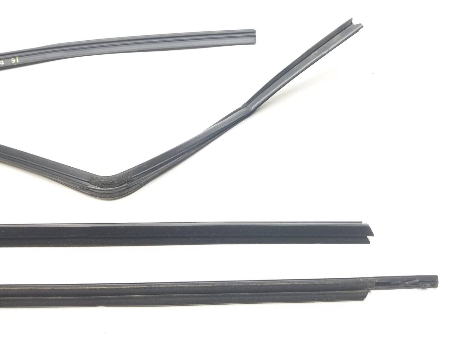 11 - 22 Dodge Durango Door Window Belt Seal Rear Driver Side Left OEM