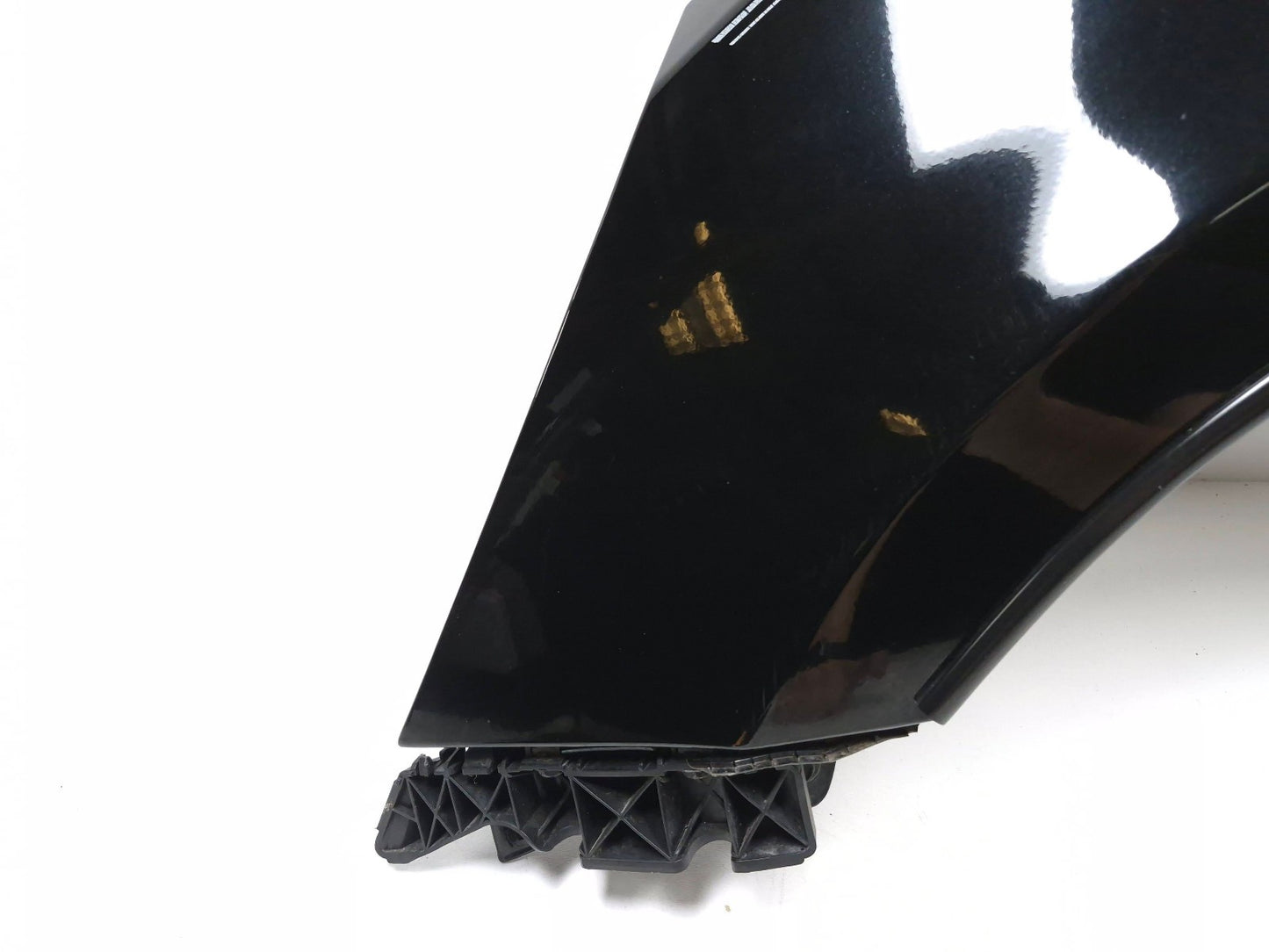 2014 Hyundai Accent Front Left Fender OEM 66311-1r350