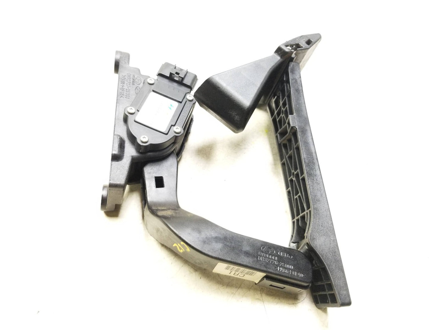 2011 - 2016 Kia Sportage Gas Pedal Accelerator OEM