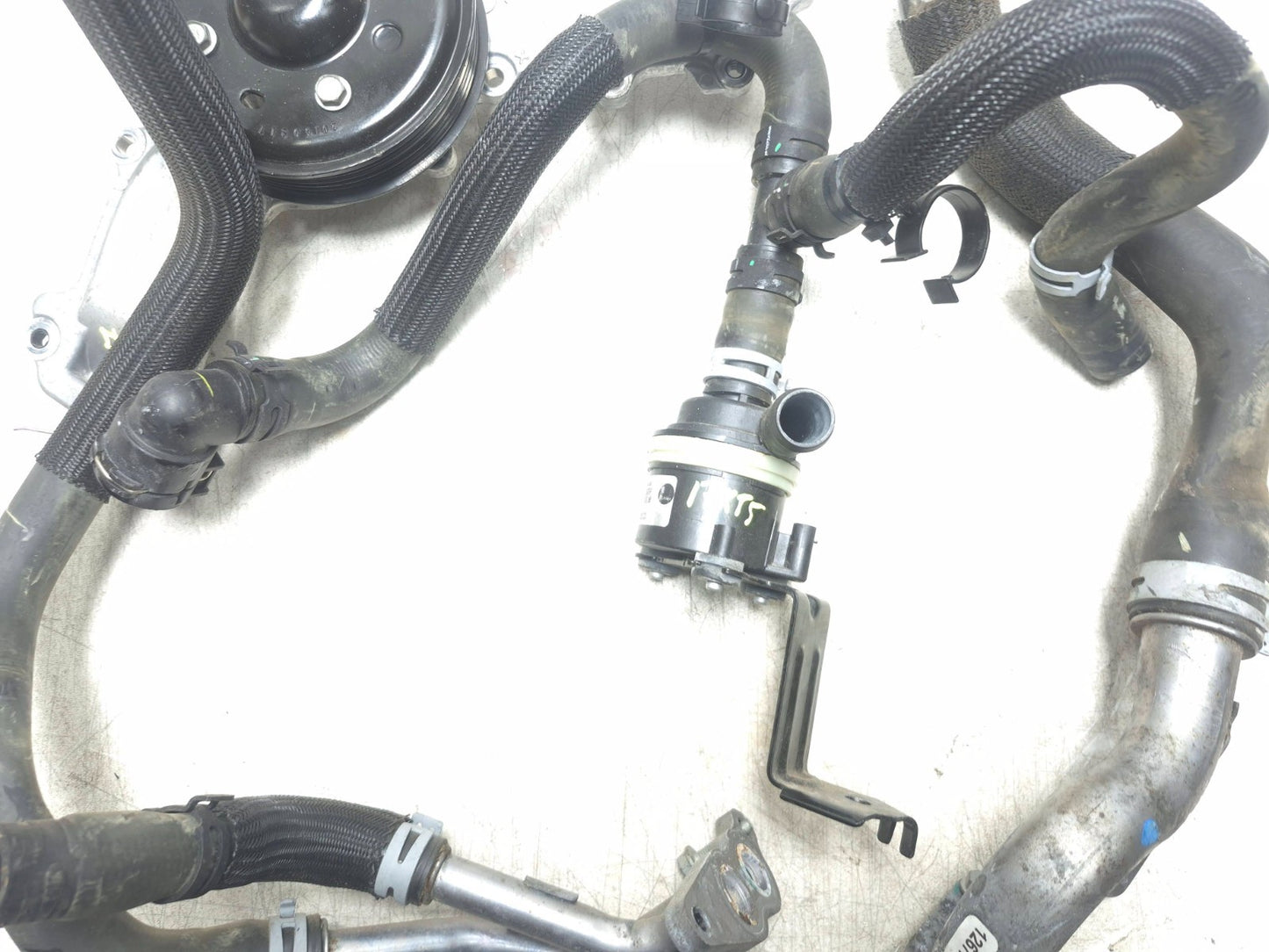 2017 Cadillac Xt5 Engine Water Pump With Coolant Hose Tube Pipe 3.6l OEM