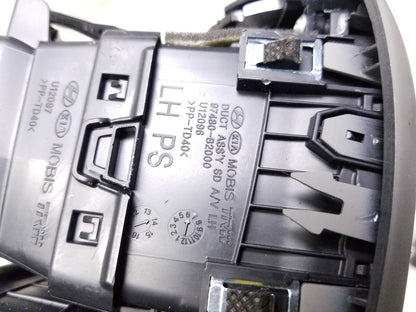 2014 - 2019 Kia Soul Front Air Vent Grill Dash Panels OEM