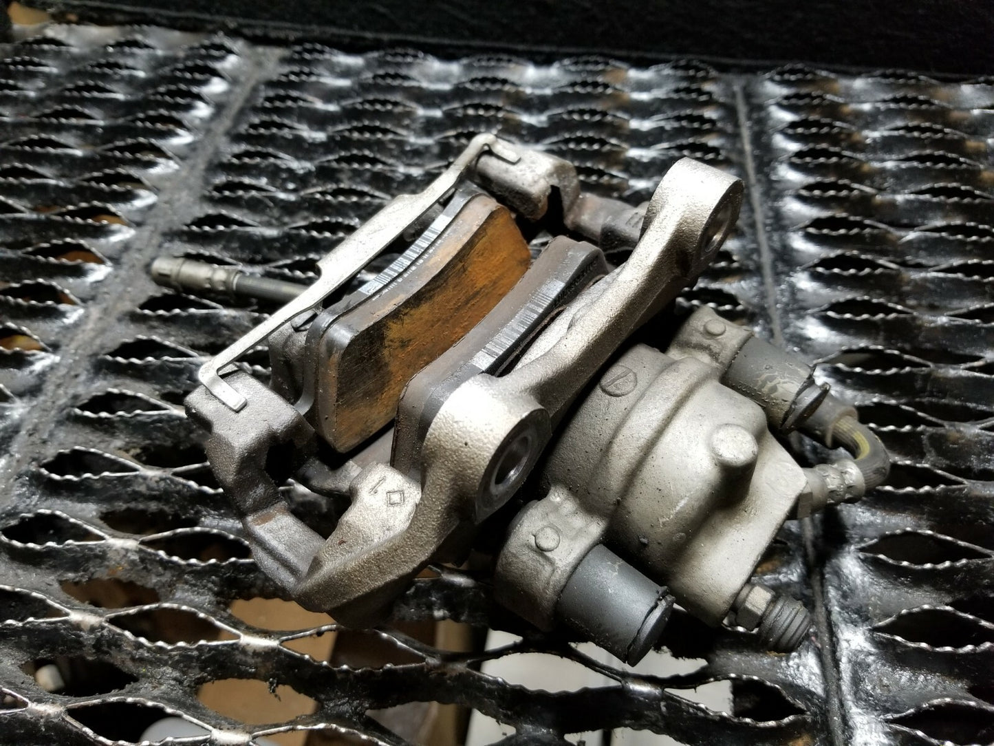 2013 Mercedes E350 Rear Brake Caliper 2pcs OEM