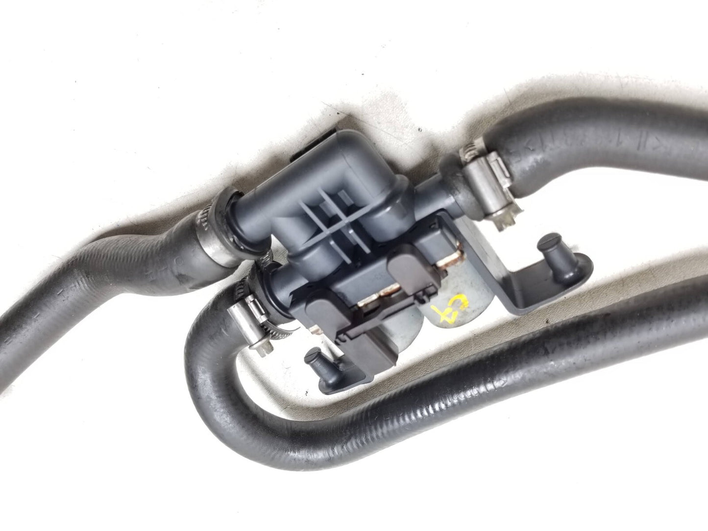 2007 - 2013 BMW X5 E70 HVAC Heater Control Water Valve Cooler W/ Hose OEM