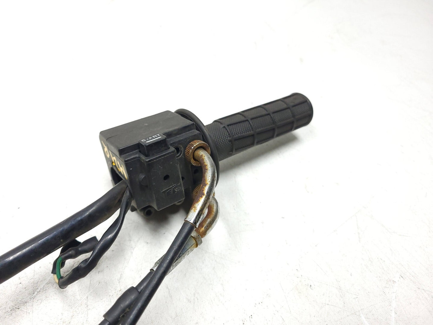 1984-1987 Honda Gl1200 Goldwing Right Handlebar Kill Switch & Throttle Tube OEM