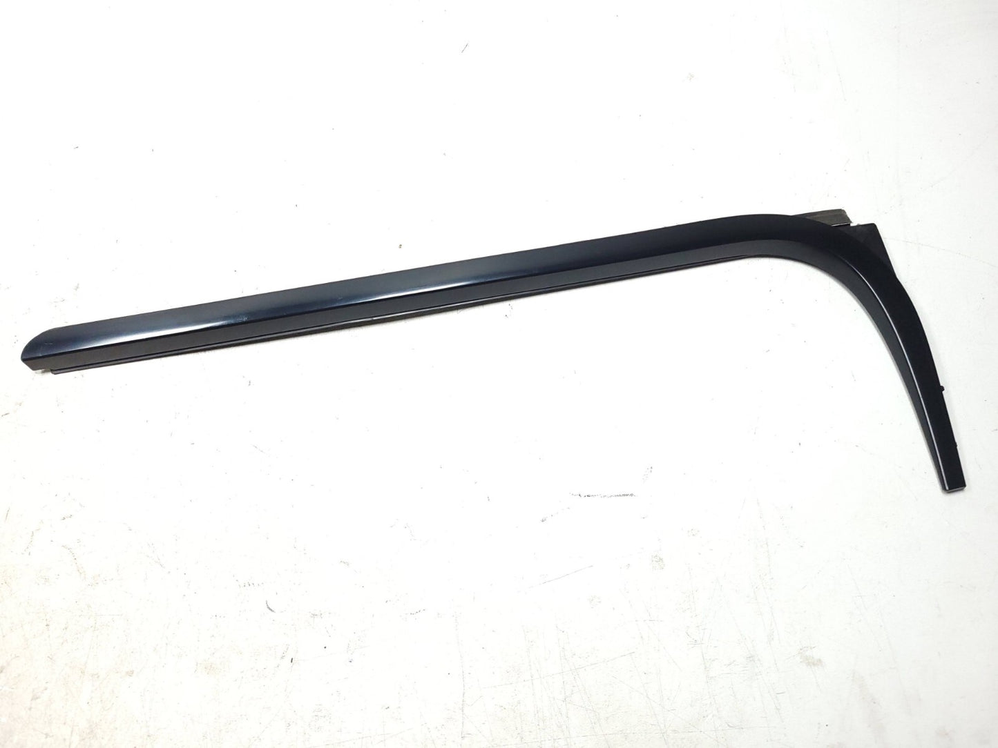 2010 - 2014 Chevrolet Suburban Side Door Window Outer Sealing Strip OEM