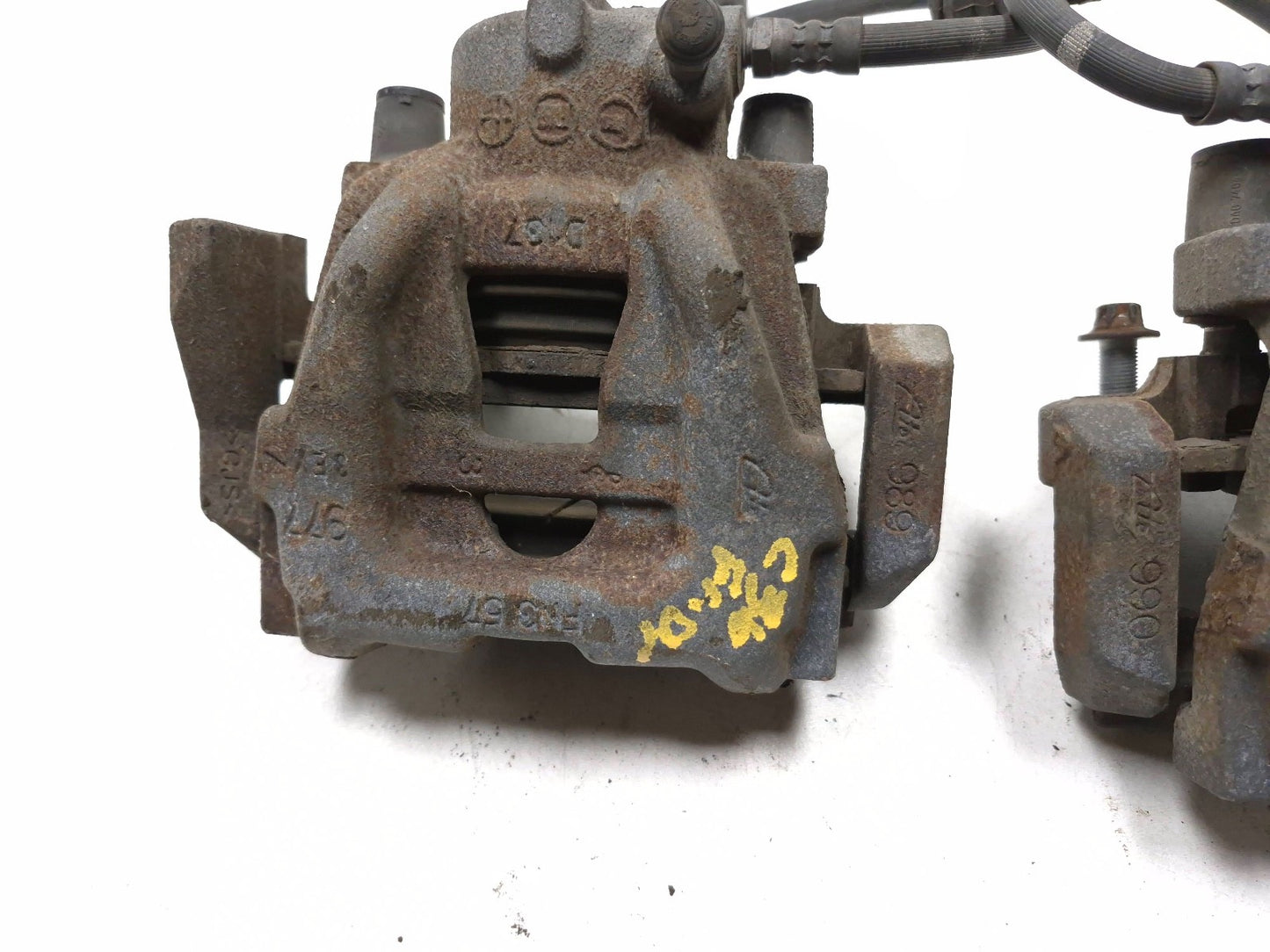 2014 Fiat 500l Brake Caliper Front Left & Right Pair OEM