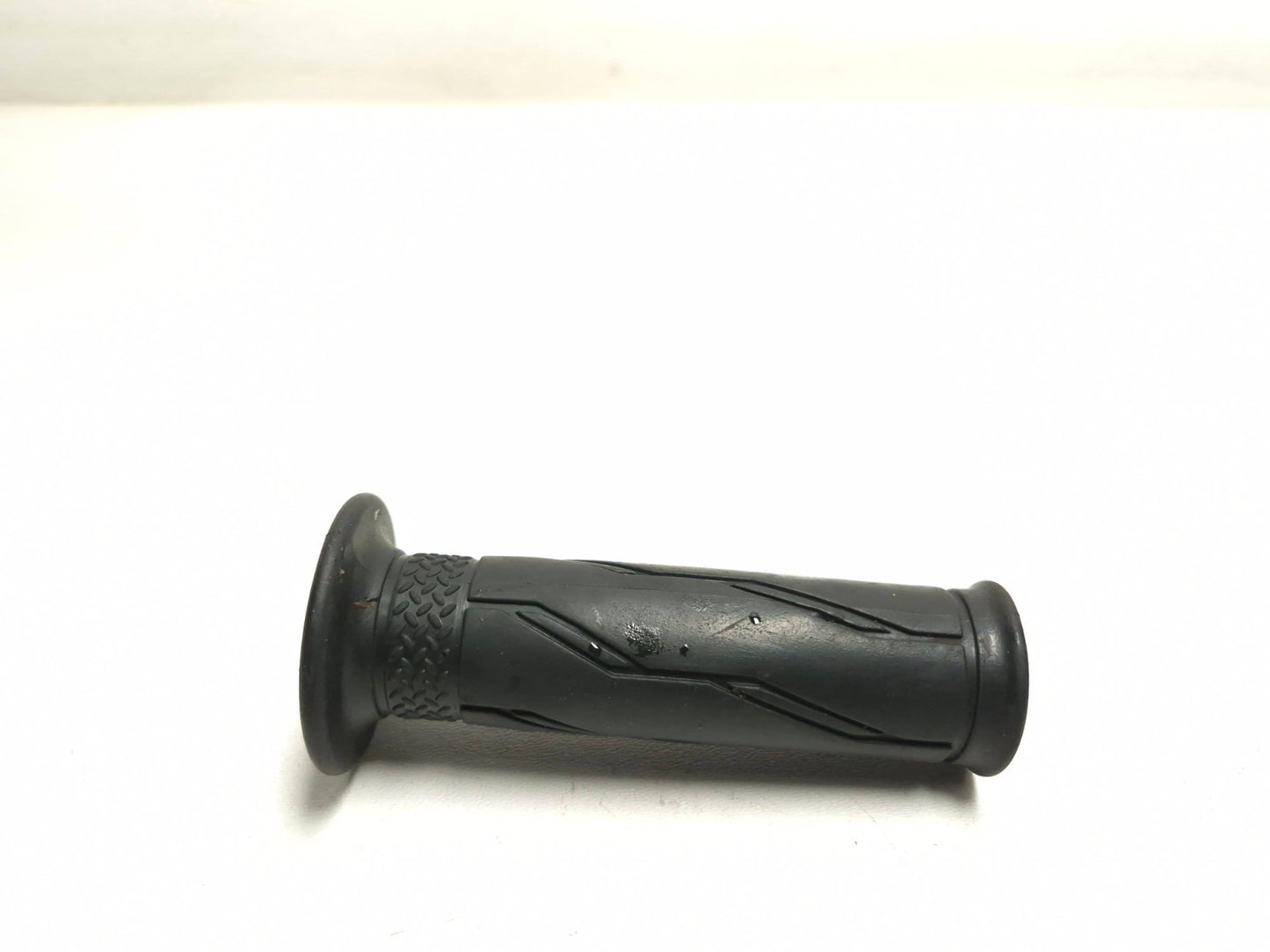 2017 Yamaha Yzf R3 Left Handlebar Grip & Battery Tray Pair OEM