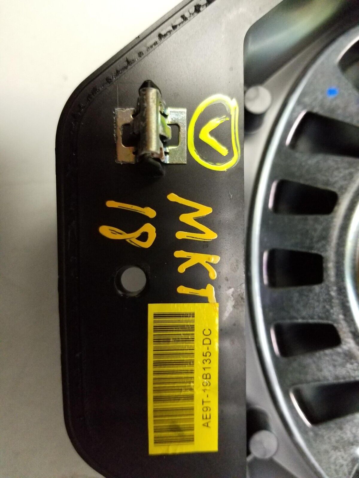 2017 - 2019 Lincoln MKT Audio Speaker Rear Driver Left Side 7u5t-18808-ca OEM