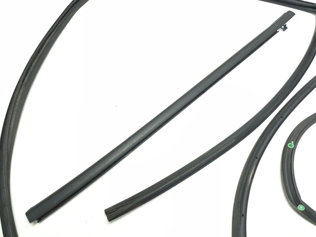 2007 Honda Fit Rear Door Weatherstrip Seal Passenger Side Right 3pcs OEM