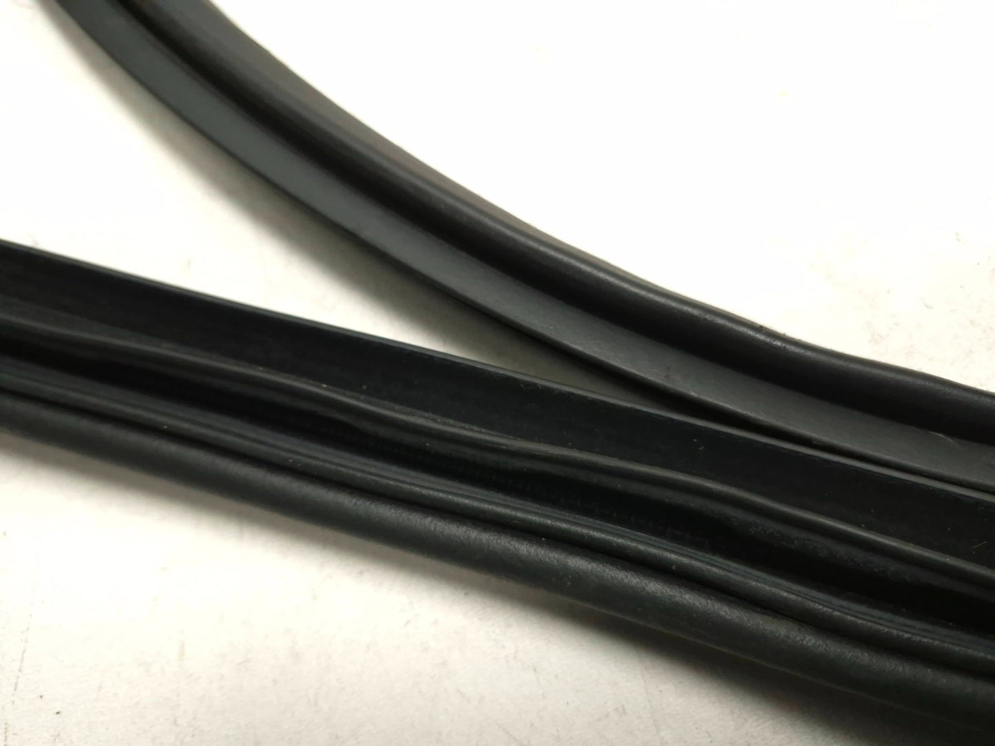 2012 Hyundai Sonata Front Door Weatherstrip Seal Passenger Right 5pcs OEM