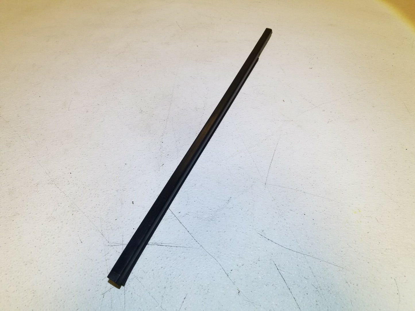 2009 Range Rover Sport Rear Door Window Belt Seal Molding Left Driver Side OEM