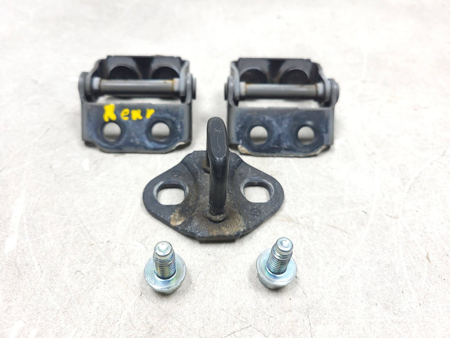2009 Mazda Cx-7 Trunk Lid Hinge & Striker 3pcs W/ Bolt 2pcs OEM