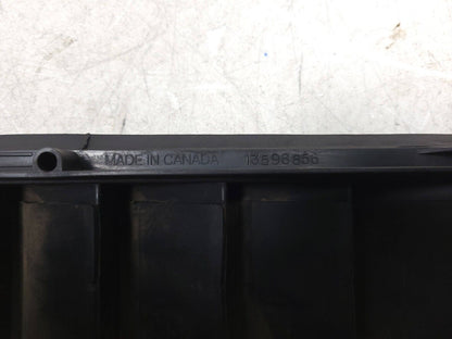 14-19 Chevrolet Silverado 1500 Rear Quarter Panel Pressure Air Vent Lh & Rh OEM