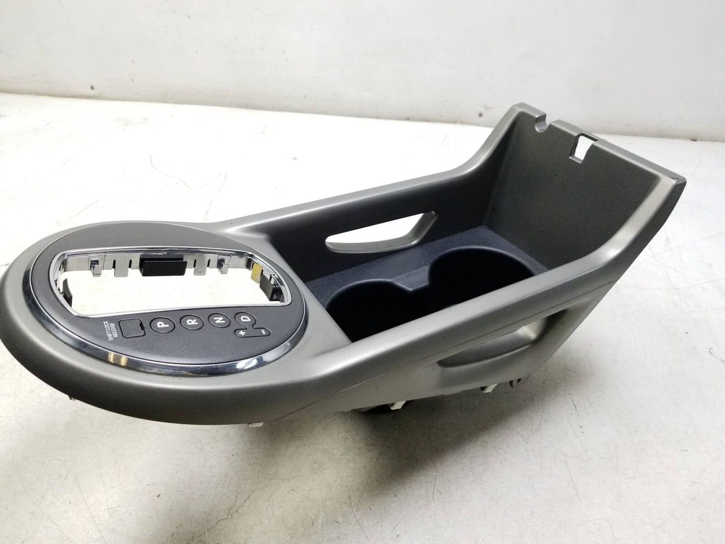 2011 - 2013 Kia Sportage Front Center Console Shifter Trim & Cup Holder OEM