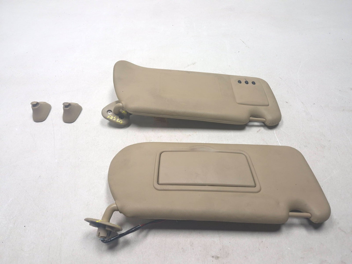 2007 Cadillac SRX Sun Visor Left & Right OEM